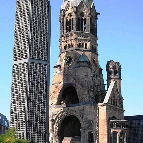 And Near Kurfuerstendamm Daire