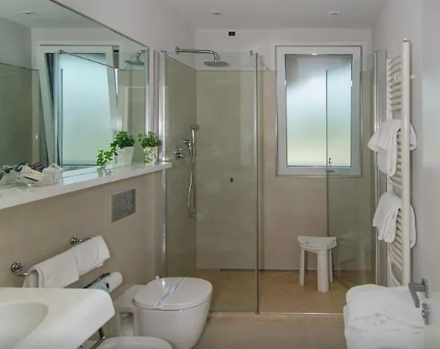 And Near Kurfuerstendamm Daire Berlin